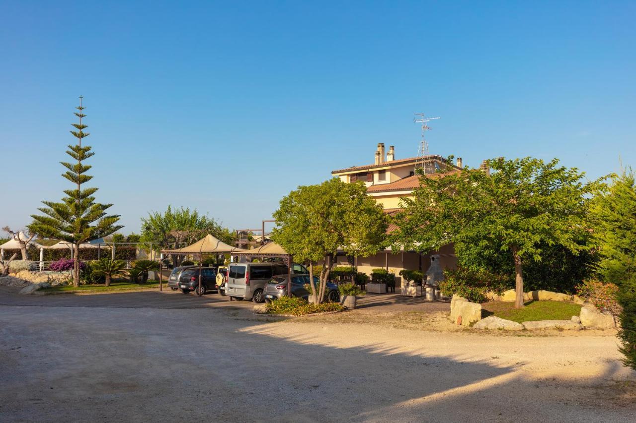 לצ'ה Bed & Breakfast Giardini Di Marzo מראה חיצוני תמונה