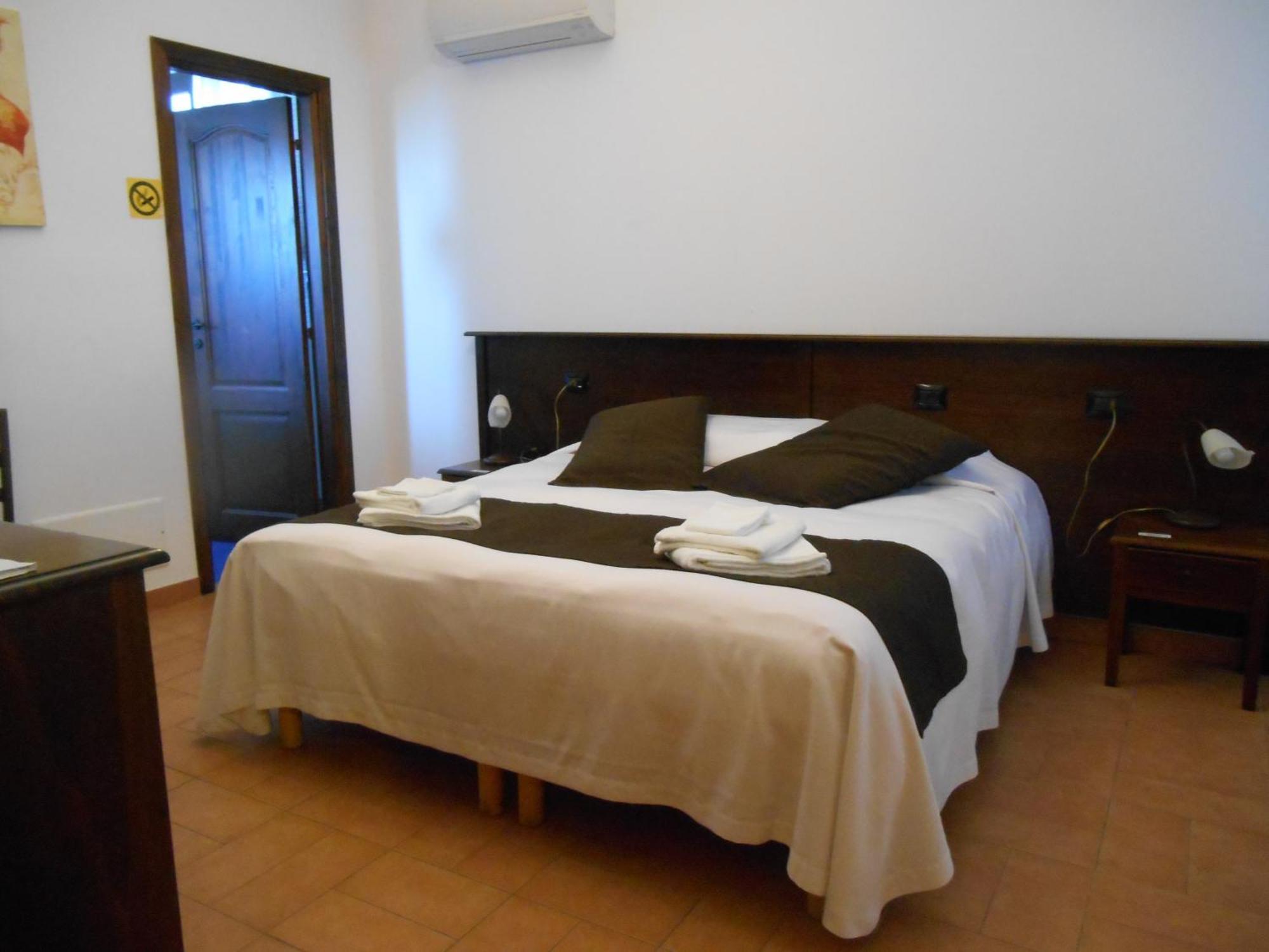 לצ'ה Bed & Breakfast Giardini Di Marzo מראה חיצוני תמונה