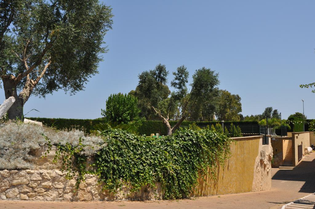 לצ'ה Bed & Breakfast Giardini Di Marzo מראה חיצוני תמונה