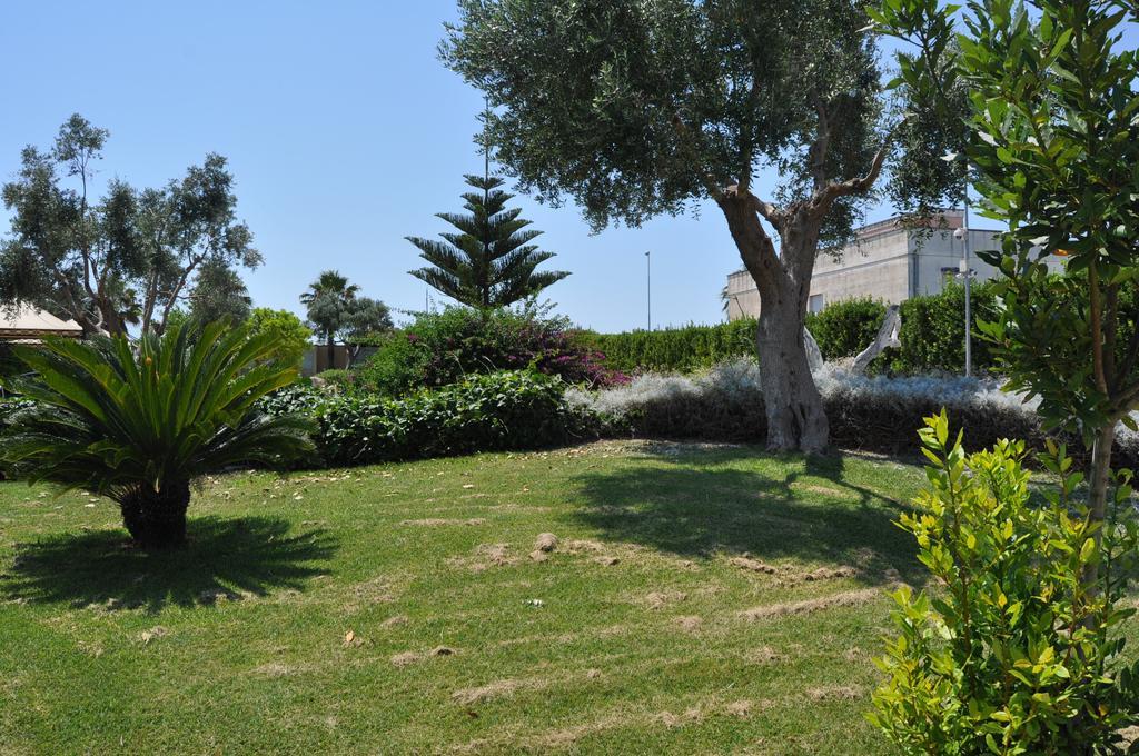 לצ'ה Bed & Breakfast Giardini Di Marzo מראה חיצוני תמונה