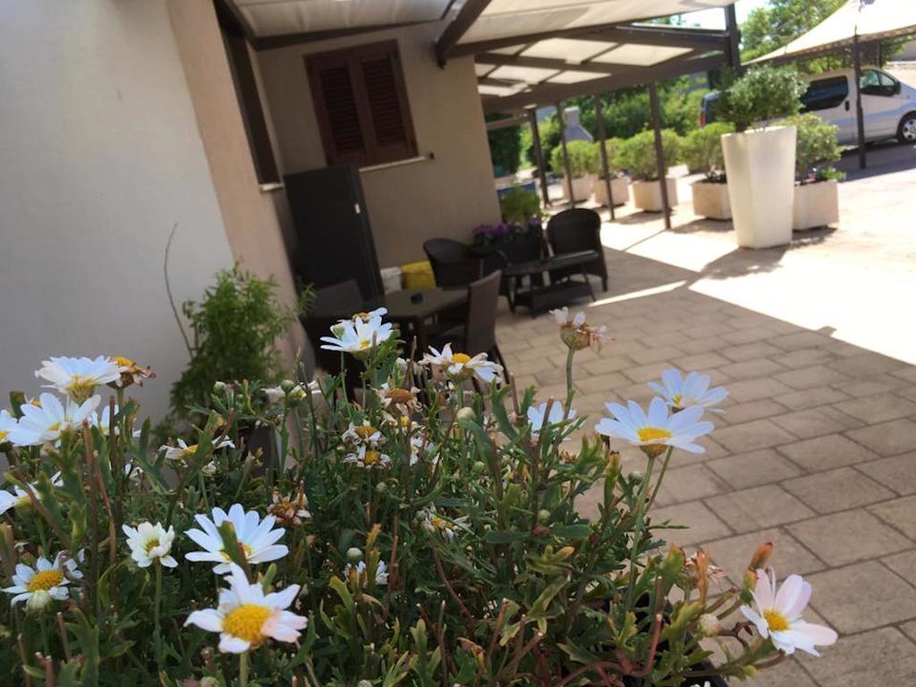 לצ'ה Bed & Breakfast Giardini Di Marzo מראה חיצוני תמונה