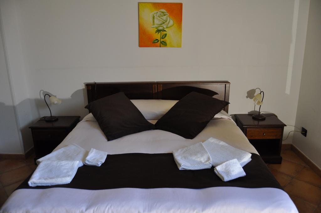 לצ'ה Bed & Breakfast Giardini Di Marzo מראה חיצוני תמונה